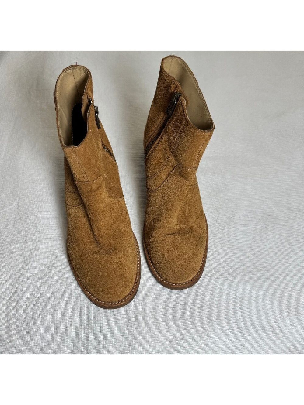 Roots Tan Suede Ankle Boots size 6